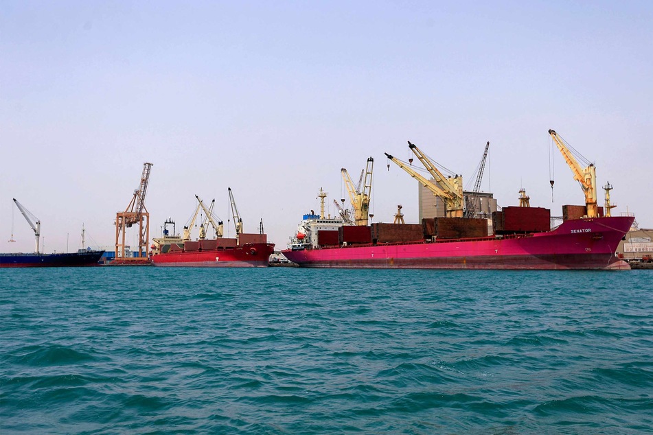US fires "self-defense" attacks against more Houthi targets in Yemen