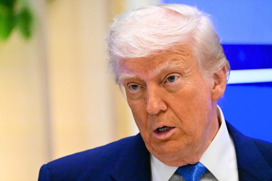 Trump threatens to sue ABC News "SleazeBags" in outburst over Qatar gift scandal