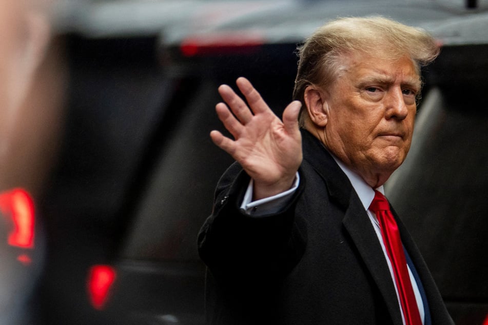 Donald Trump has continued to fiercely oppose a bipartisan deal linking border security and Ukraine aid.