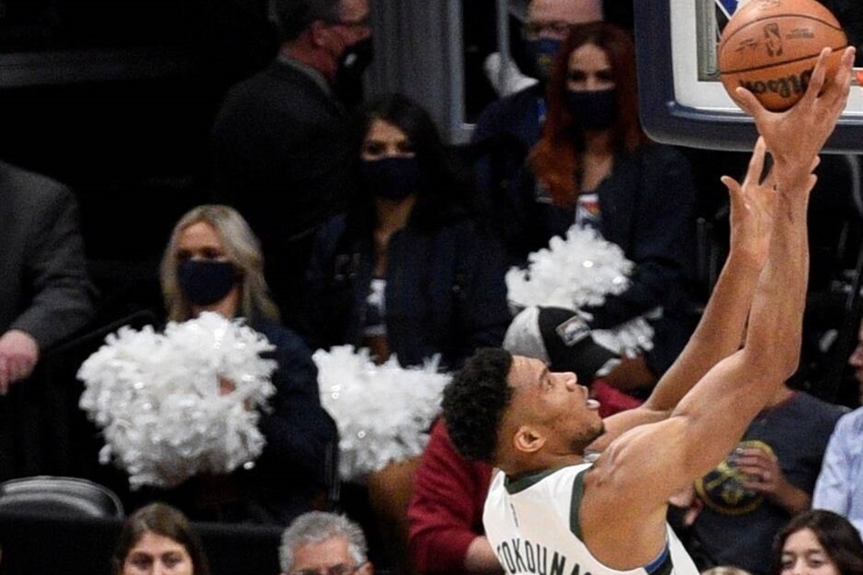 NBA: The Bucks survive a late-game surge from the Cavs to grab the win