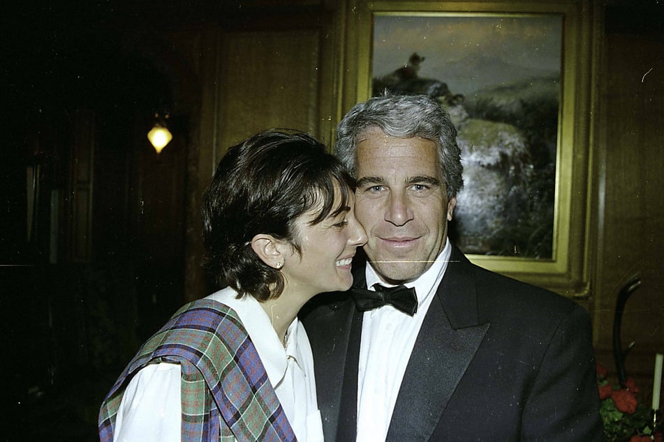 Ghislaine Maxwell was convicted for recruiting girls to be sexually abused by Jeffrey Epstein (r.).