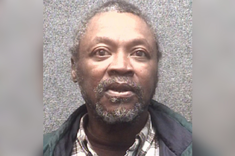 Fred Funnye (61) dumped a bucket of pee on his fiancée.