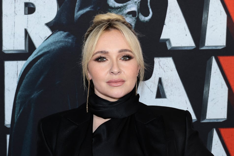 Hayden Panettiere said an unnamed, "well-respected" actor exposed his private parts to her at a friend's party.