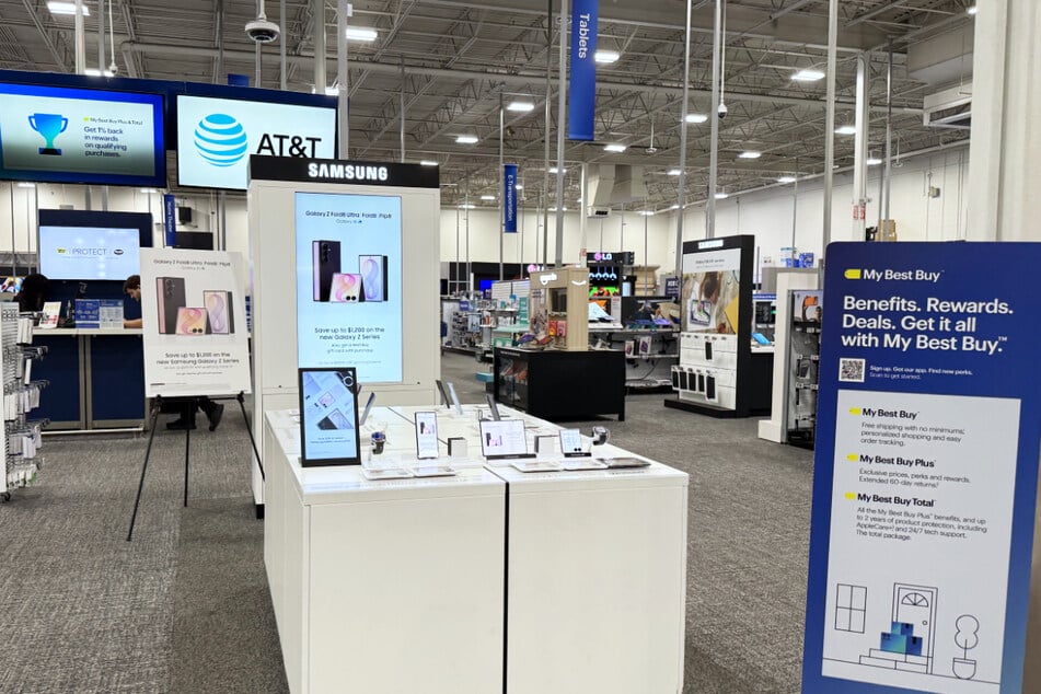 Best Buy just slashed prices so low shoppers can't stop talking about it