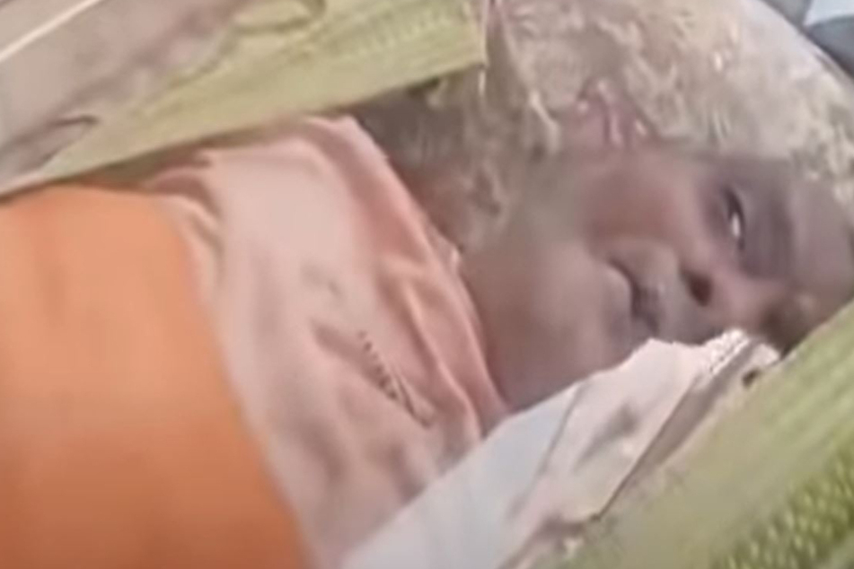 Indian man in "coffin" suddenly opens his eyes