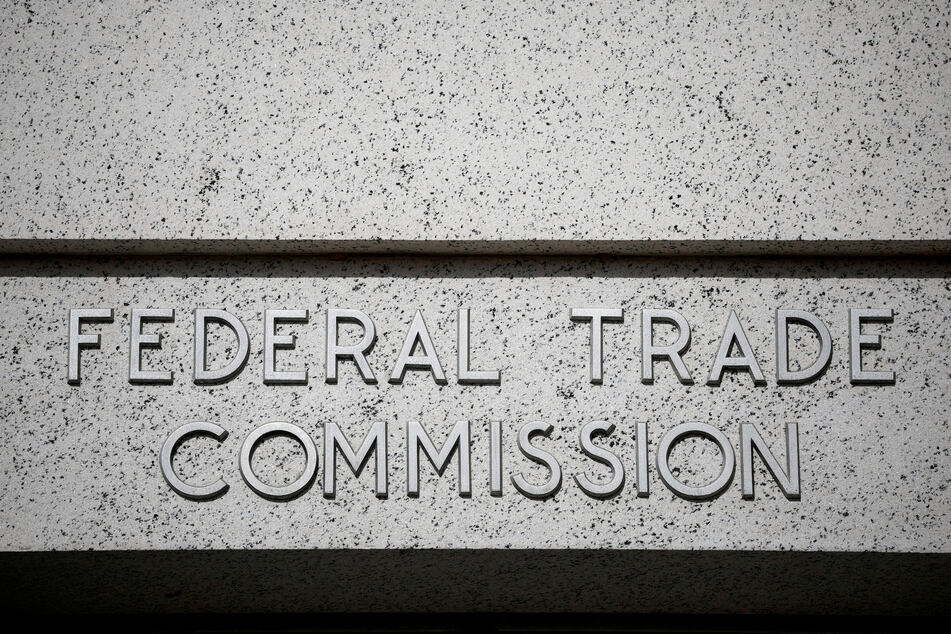 Republican President Donald Trump has fired the only two Democrats on the US Federal Trade Commission.
