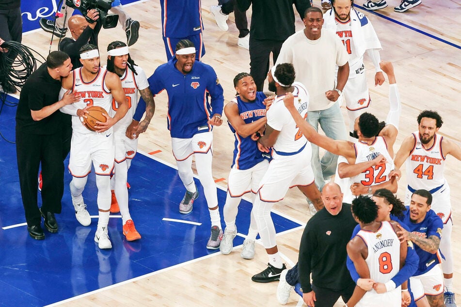 NBA Finals: Knicks stage record-breaking comeback to win Game 4 over Spurs