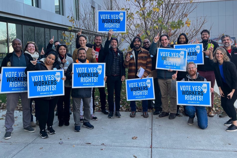 Illinois voters appear to approve Workers' Rights Amendment in huge victory for unions!