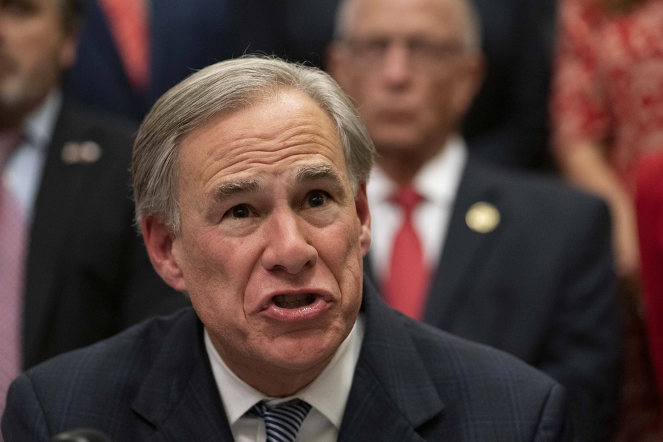 Abbott has set up a site to take private contributions for Texas' border wall.