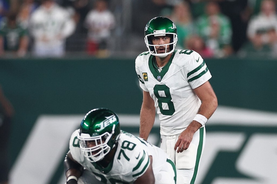 Aaron Rodgers' season-ending injury shocks football world