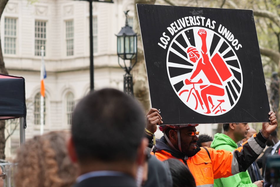 New York delivery workers win huge legal battle for minimum wage increase