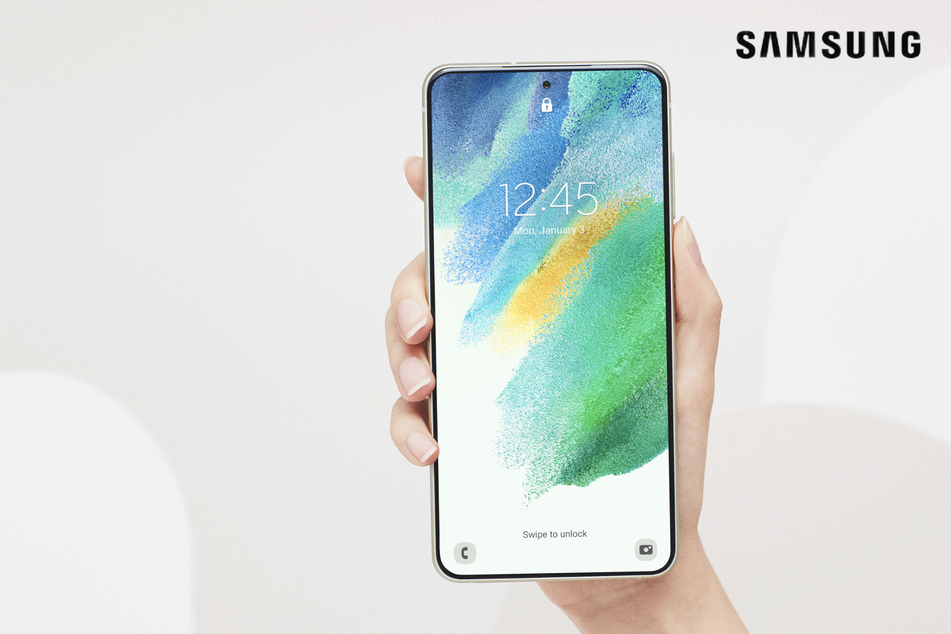 Samsung's new flagship smartphone: Bigger, better, and more stylus