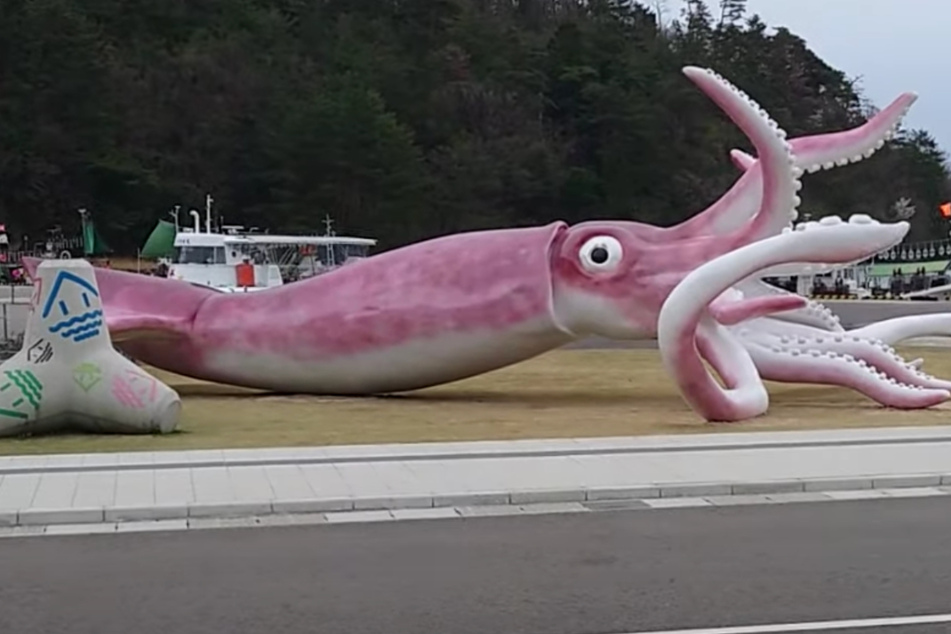 This octopus sculpture in Noto was purchased with Corona aid money.