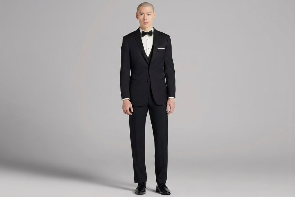 Vera Wang Black Notch Lapel Tux (2-9 pcs)