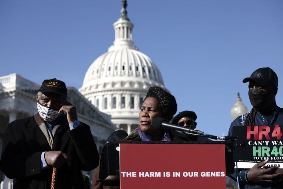 Texas Rep. Sheila Jackson Lee (c) reintroduced HR 40 in the 118th Congress on January 9, 2023.