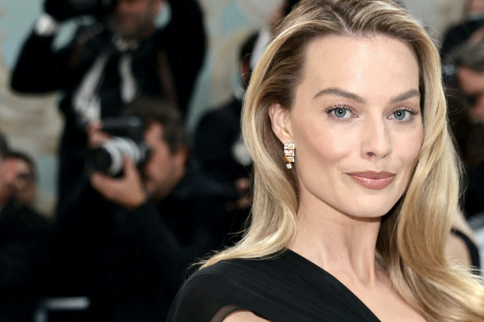 Margot Robbie talks dirty feet and the "sexualization" of Barbie