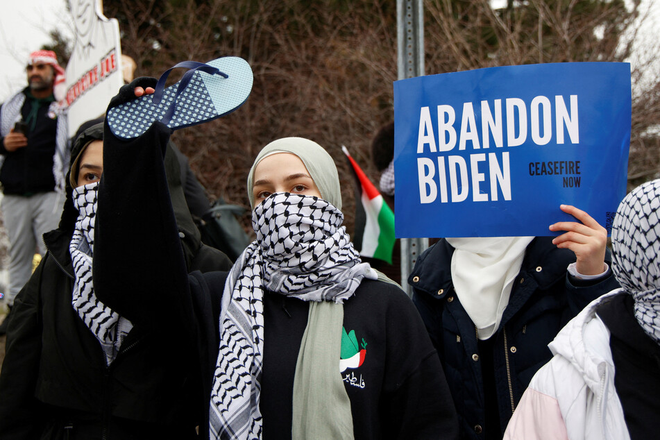 Arab-American voters in Michigan vow to "punish" Biden for supporting Gaza massacre