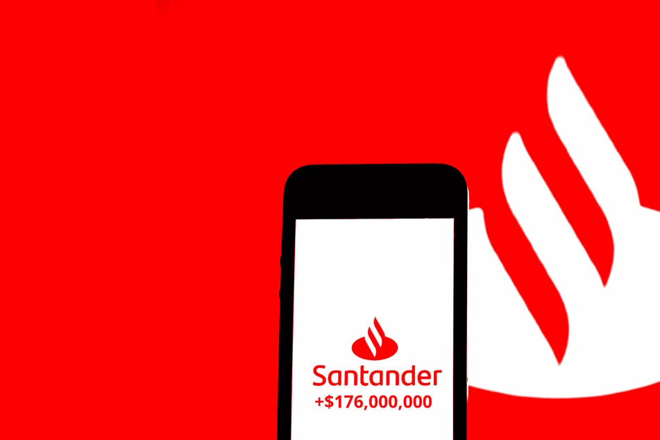 Santa-nder: Banking giant chasing back millions after Christmas blunder!
