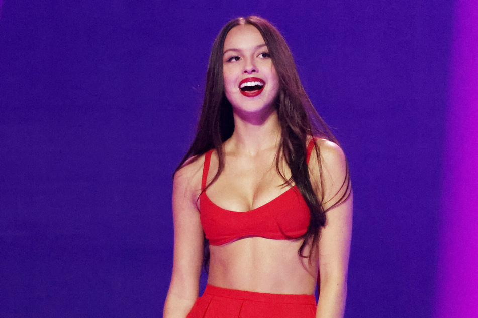 Olivia Rodrigo fans with an active American Express card can gain access to an earlier presale for GUTS Tour tickets.