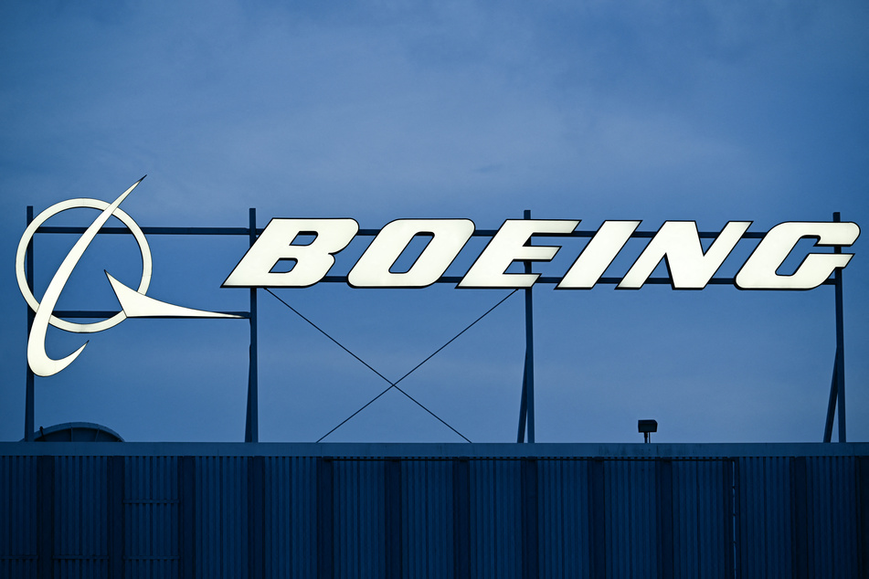 Boeing reports loss on costs from delayed Air Force One plane