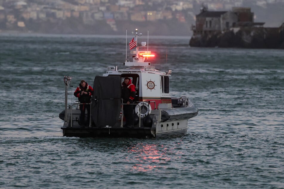 One dead, three missing after boat sinks near San Francisco's Alcatraz