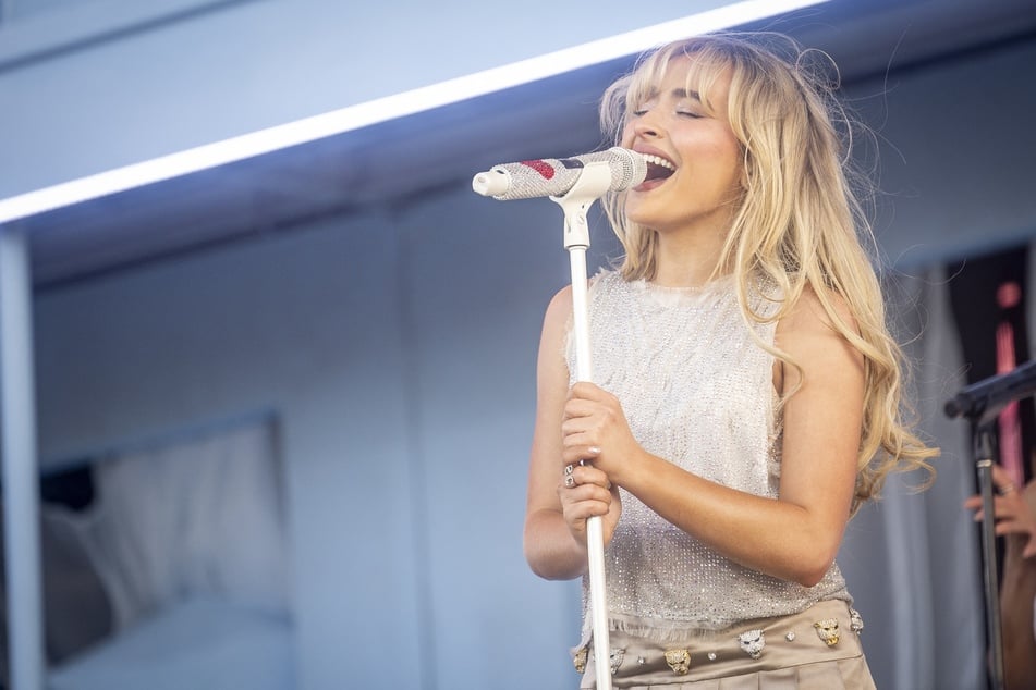Is Sabrina Carpenter headlining Coachella 2026?
