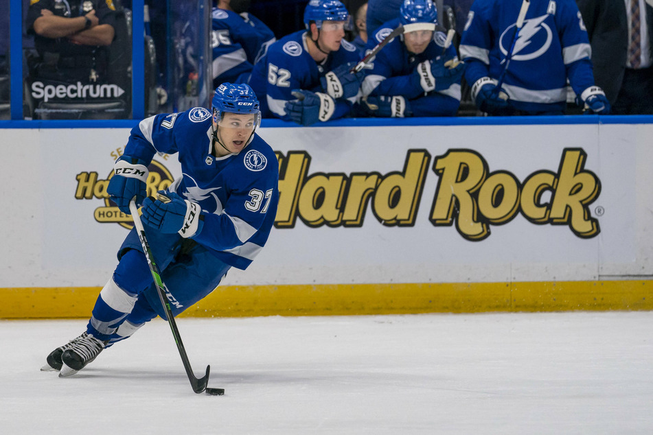 Lightning center Yanni Gourde scored the game-winner for Tampa Bay on Monday night