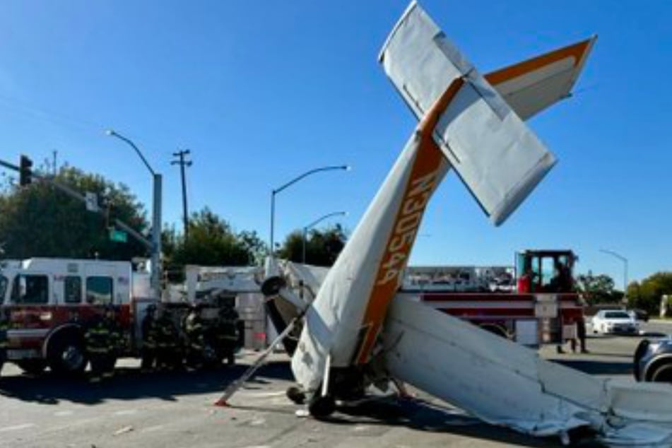 A propeller plane crashed onto a roadway in San Jose, California on Saturday, resulting in multiple injuries.