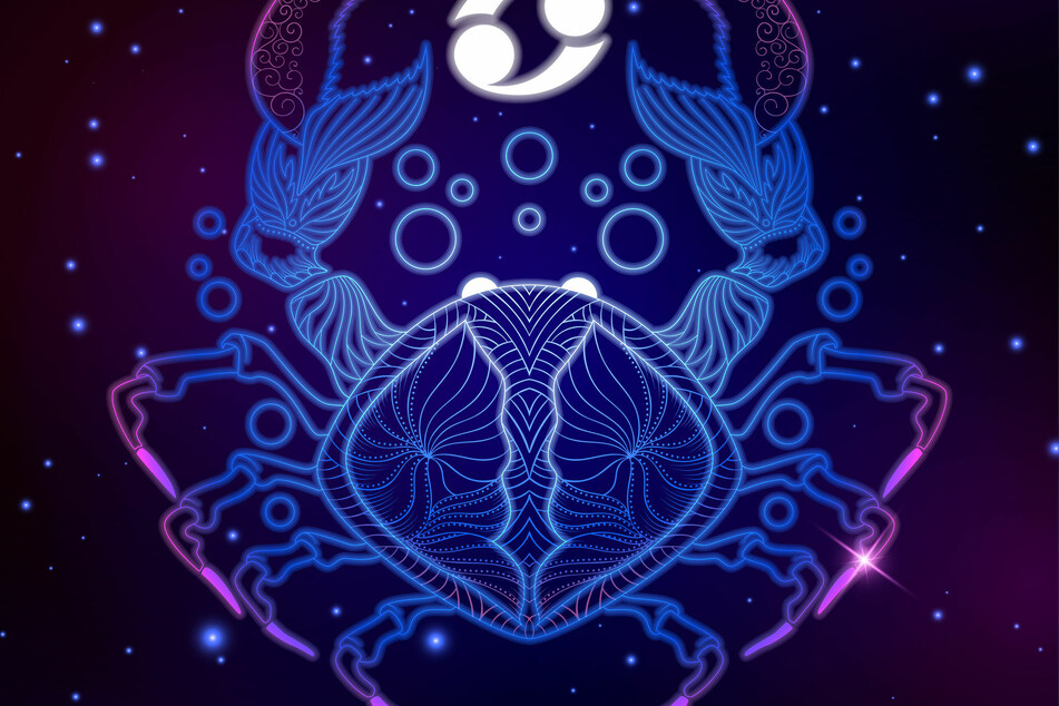 Free Cancer monthly horoscope for December 2022