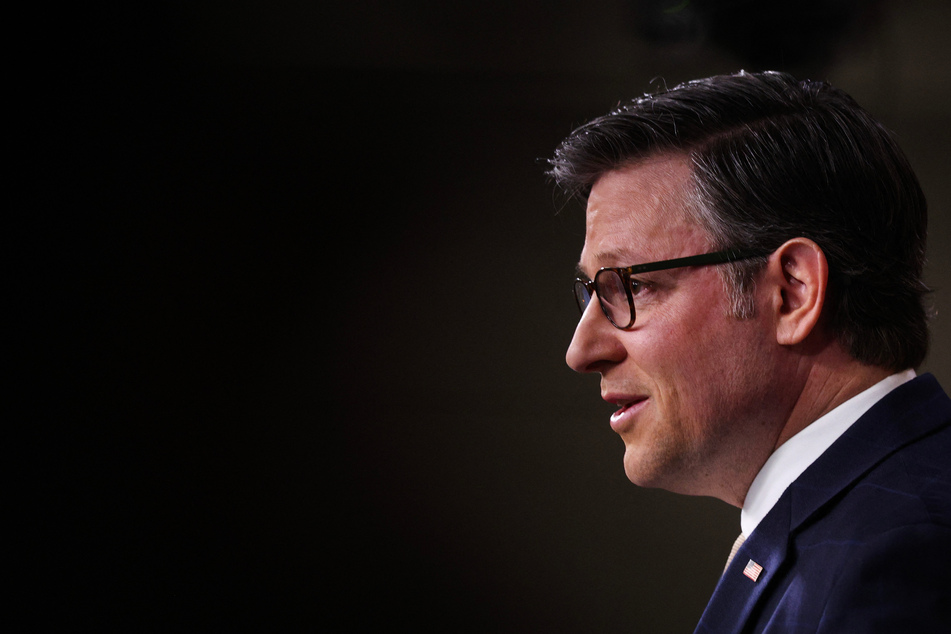 Congress takes on high-stakes vote to avert shutdown amid stock market crisis