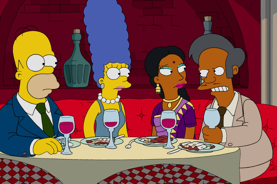 Hank Azaria, a white voice actor, stepped down from his role as Apu (r.) in January 2020 (archive image).
