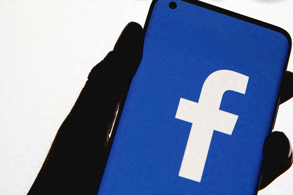 Facebook looks and feels new thanks to a new tab update