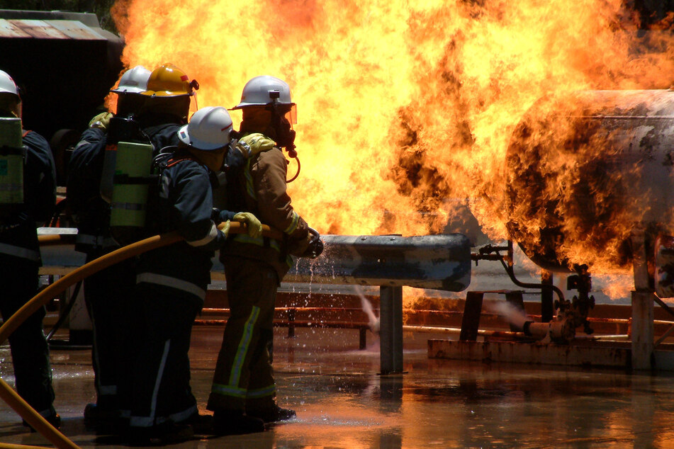 Two tons of seized fireworks explode, injuring LAPD officers and civilians