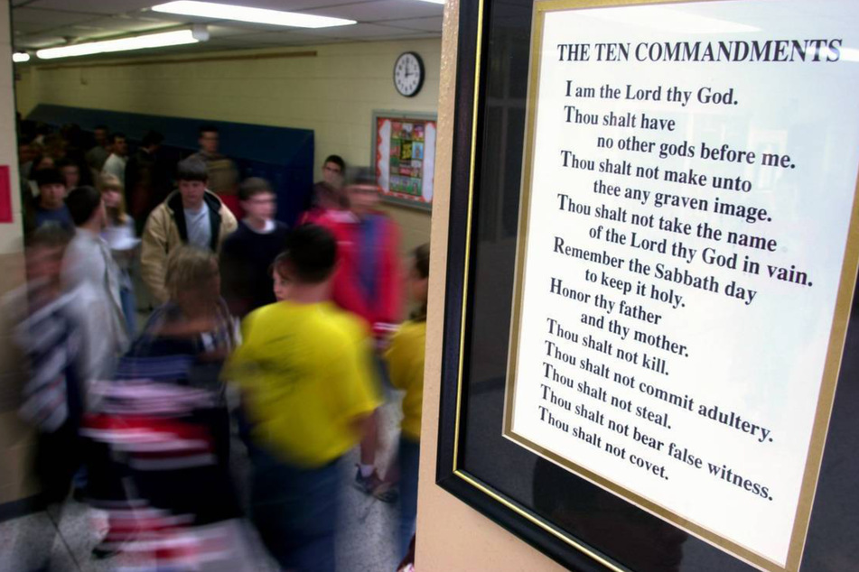 A Texas state law requiring public schools to display the Ten Commandments in their classrooms has been struck down.