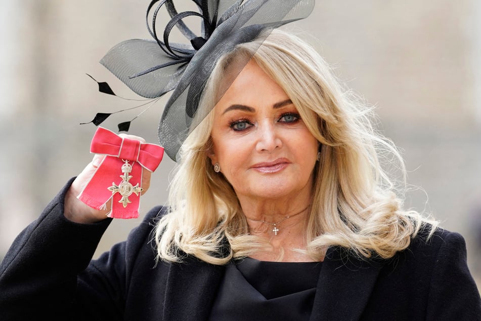 Singer Bonnie Tyler has been placed in an induced coma following an emergency operation this week.