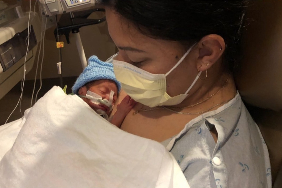 Air delivery: Woman gives birth on flight without even knowing she was pregnant!