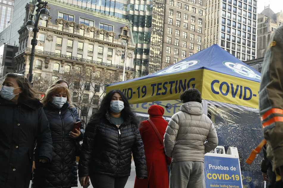 New York to roll out at-home and subway Covid-19 testing as Omicron worries mount
