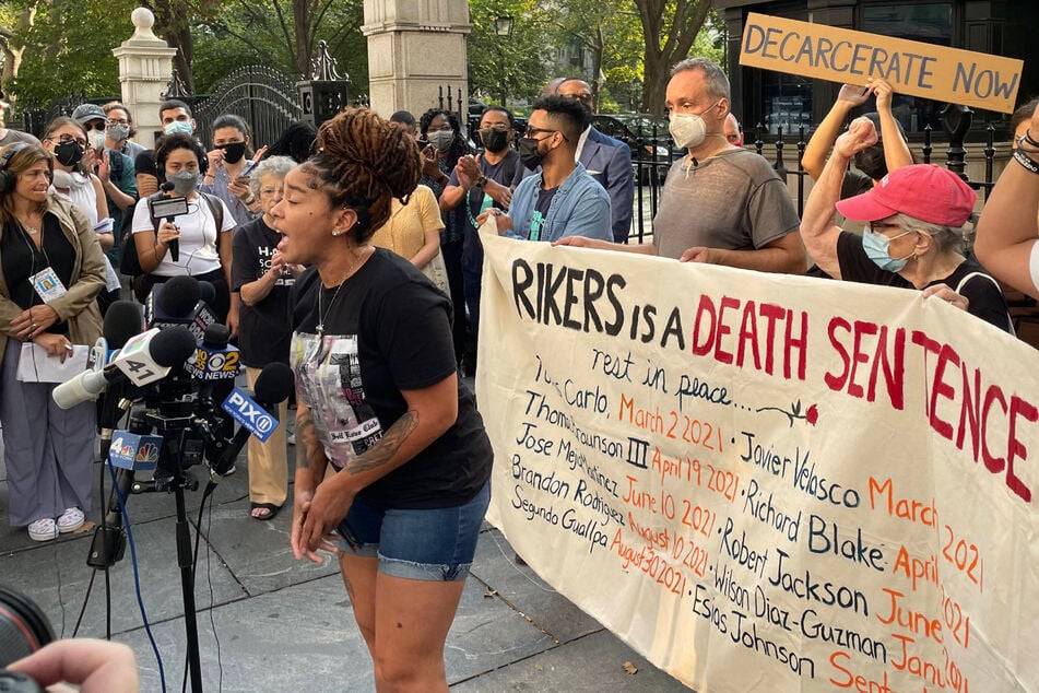 AOC, Jamaal Bowman, and others call for closure of Rikers Island