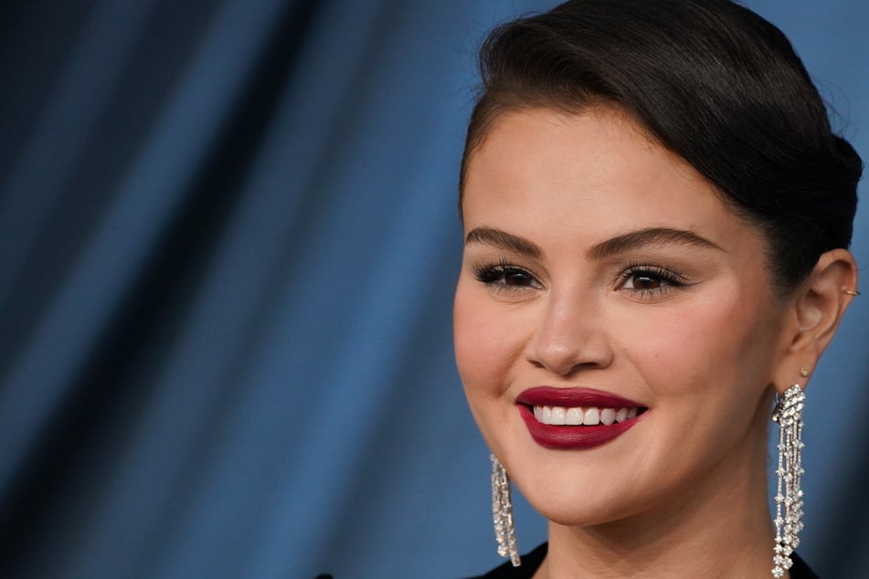Selena Gomez says dealing with bipolar disorder is "f**king complicated"