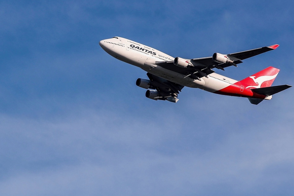 Australian flight to nowhere sold out in ten minutes
