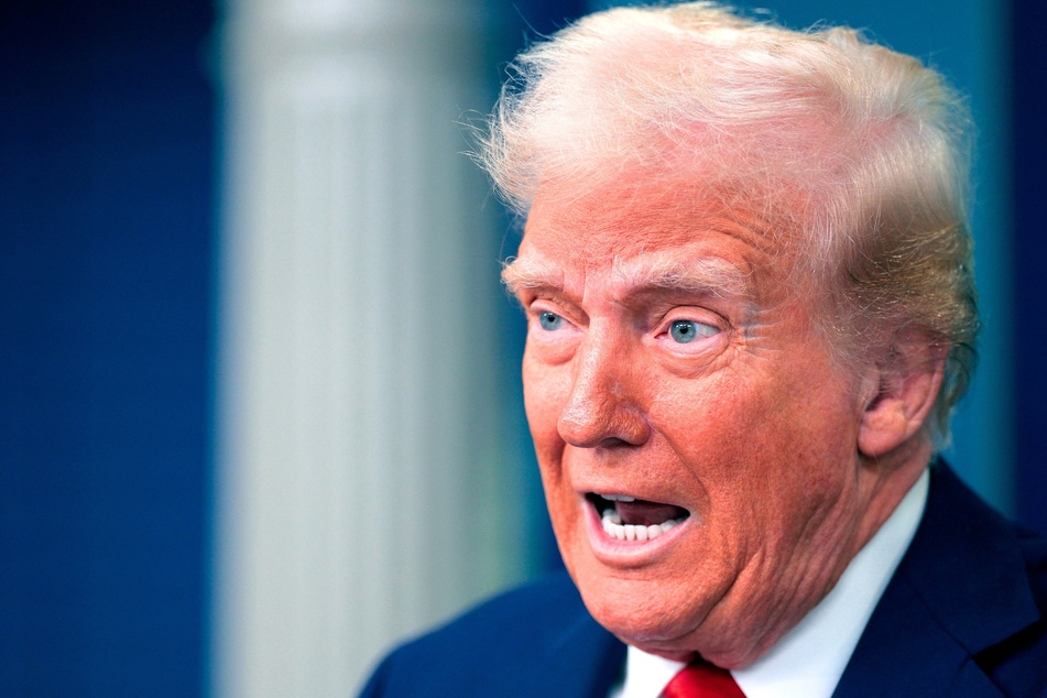 Trump baselessly blames diversity policies for deadly DC plane crash