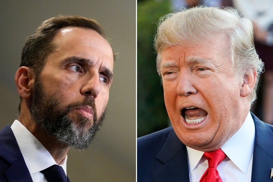 Prosecutors in the federal election interference case against Donald Trump have accused him of "threatening" a potential witness in a social media post.