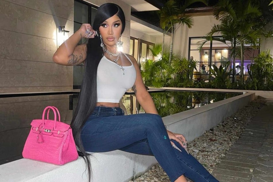 Cardi B, who has a home in Atlanta with her husband Offset, joined the discourse on Instagram Live, where she defended Keith Lee's review.