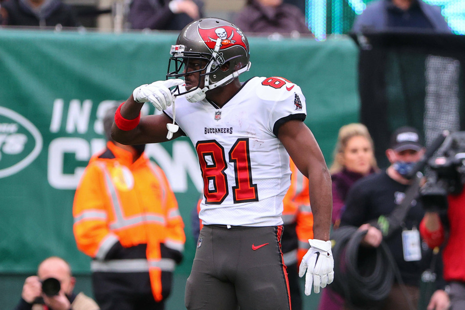 Wide receiver Antonio Brown during Sunday's NFL game between the New York Jets and the Tampa Bay Buccaneers.