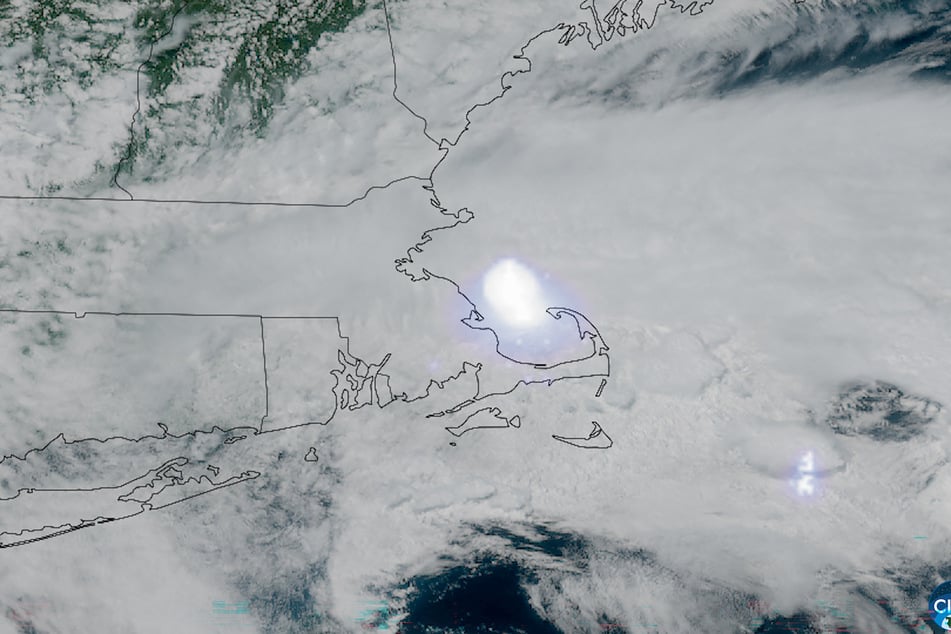 Meteor explodes over northeastern US with blast equivalent to 300 tons of TNT