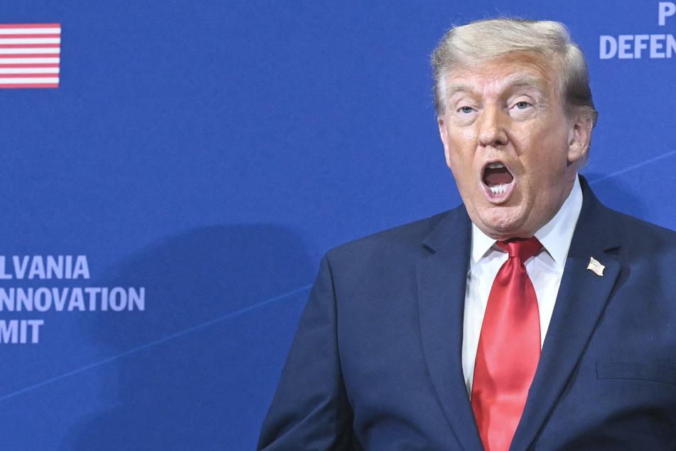 Trump prepares to deliver "very big" primetime address on false election claims