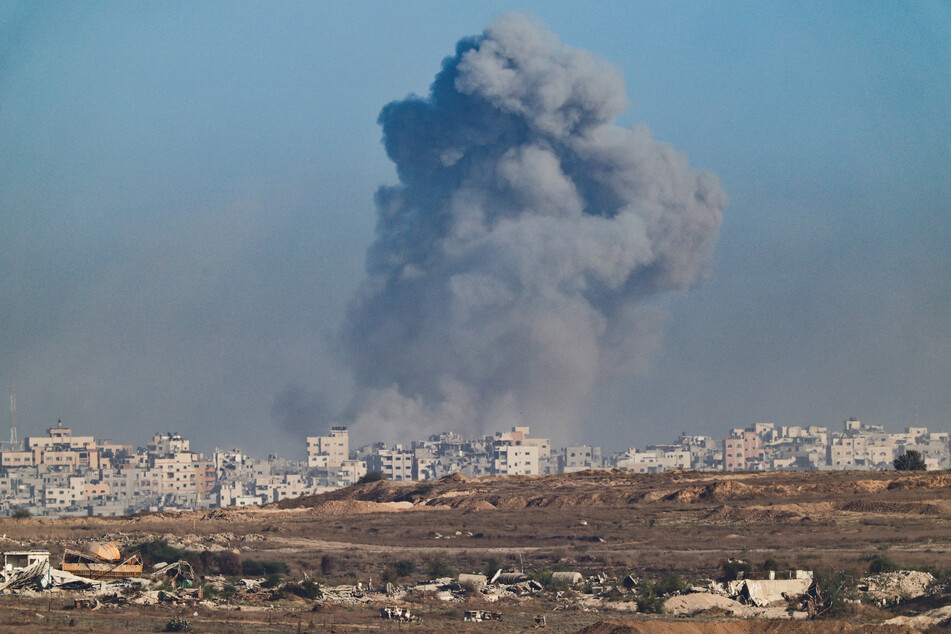 Israel unleashes more "carnage" on Gaza City with brutal ground assault: "Gaza is burning"