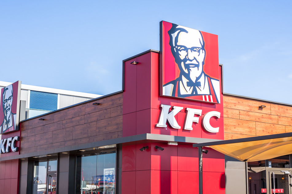 Disgusted woman finds an unexpected part of the chicken in her KFC meal