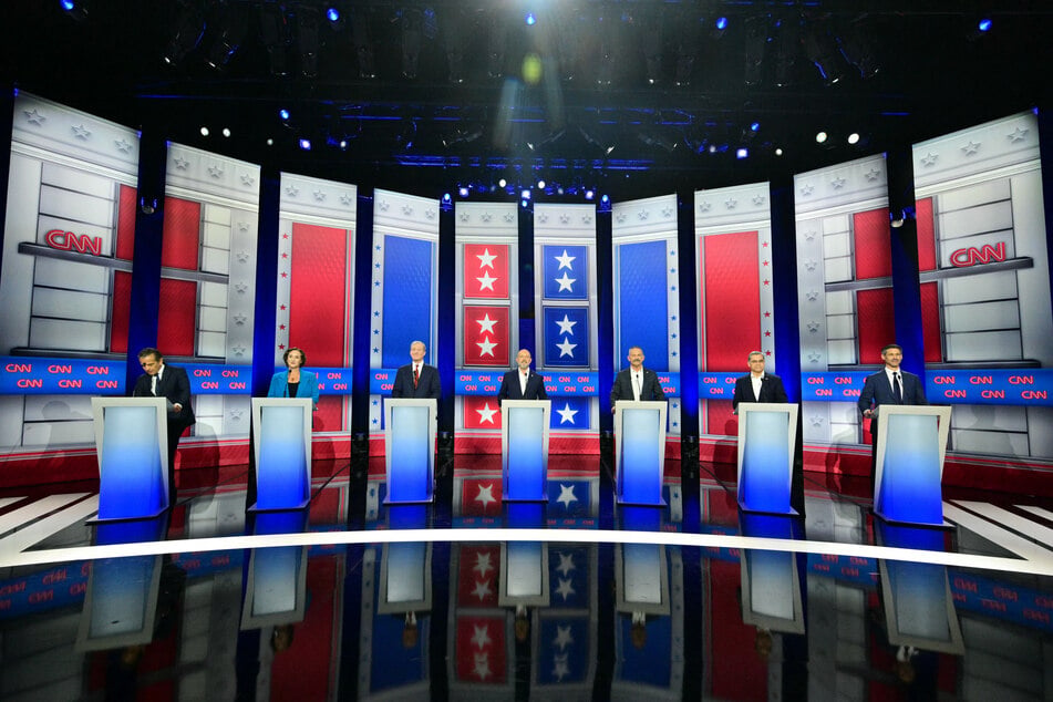 All seven candidates launched a barrage of attacks against each other, resulting in an aggressive and negative governors debate.