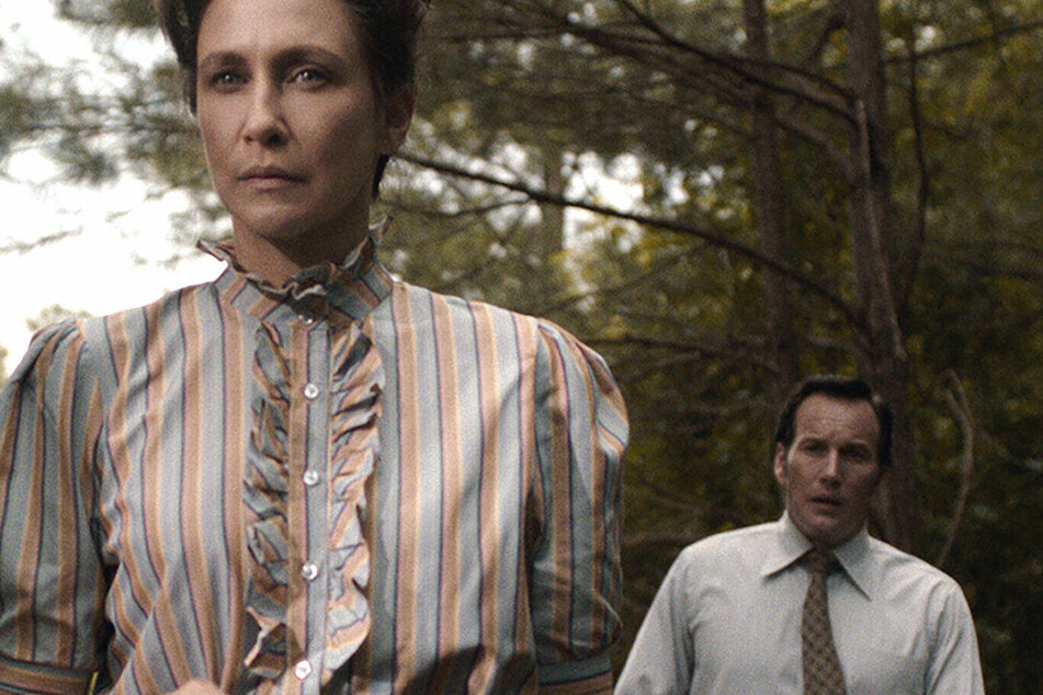 Vera Farmiga (l) and Patrick Wilson (r) return as Ed & Lorraine Warren in The Conjuring: The Devil Made Me Do It.